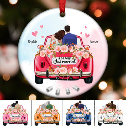 Couple - Just Married Wedding Car - Personalized Circle Ornament - Makezbright Gifts